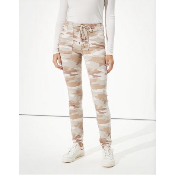 AMERICAN EAGLE Camo High-Waisted Jegging Jogger - Picture 1 of 5